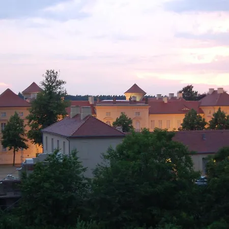 Schloss-und Seeblick *
