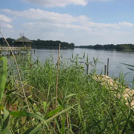 Daire Schloss-und Seeblick *