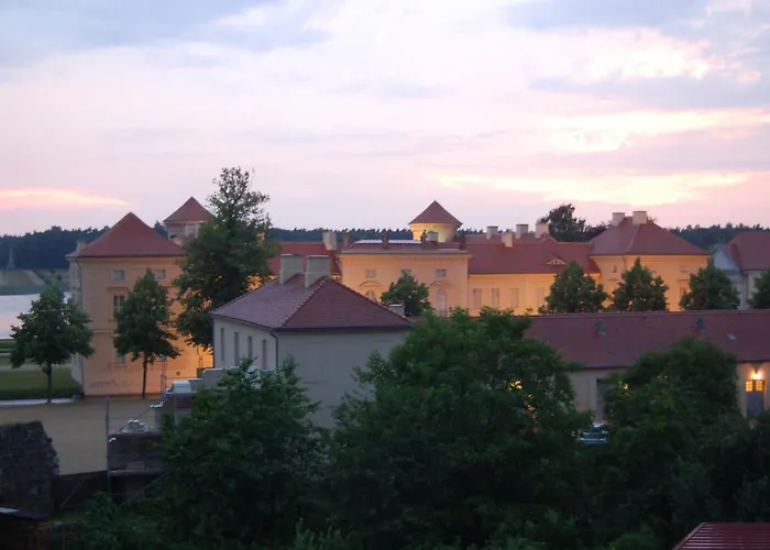 Schloss-und Seeblick *