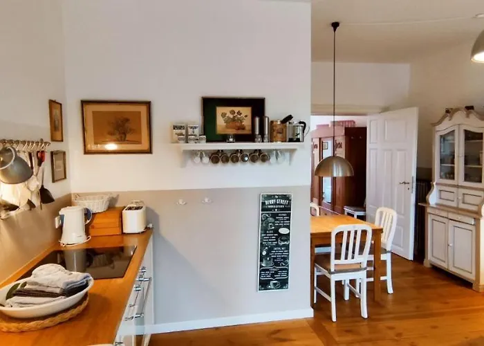 Schloss-und Seeblick ריינסברג