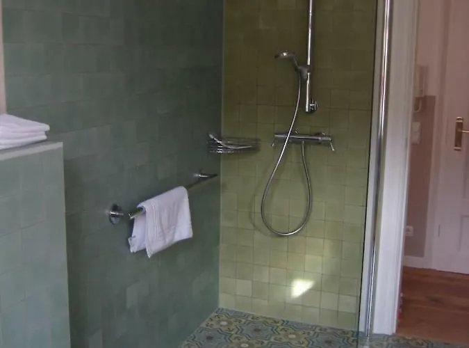 Schloss-und Seeblick